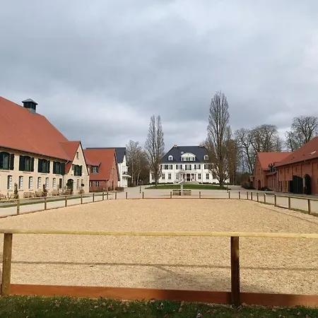Semesterbostad Aan Het Ploener Meer *